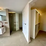 Countryside Elegant 4-bedroom Suite, Pool & Garden Nyaraló *