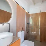 Nyaraló Countryside Elegant 4-bedroom Suite, Pool & Garden *