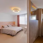 Countryside Elegant 4-bedroom Suite, Pool & Garden Nyaraló Los Menores