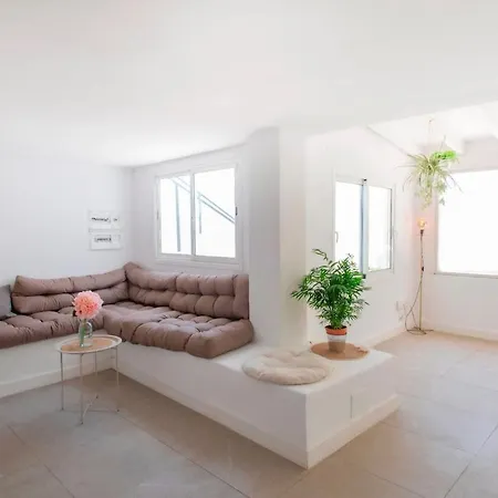 Countryside Elegant 4-bedroom Suite, Pool & Garden Сasa de vacaciones