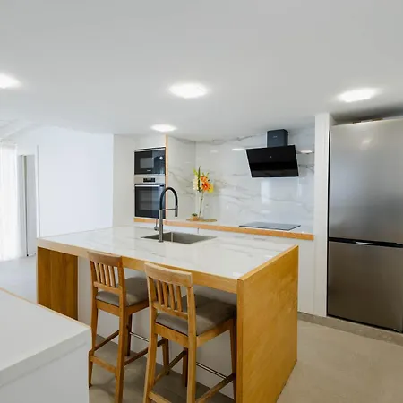 Сasa de vacaciones Countryside Elegant 4-bedroom Suite, Pool & Garden *