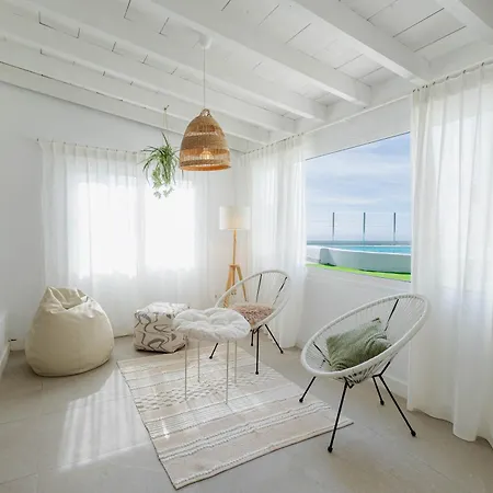 Countryside Elegant 4-bedroom Suite, Pool & Garden Сasa de vacaciones *