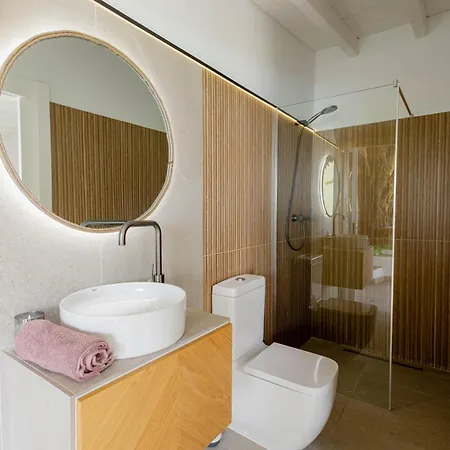 Сasa de vacaciones Countryside Elegant 4-bedroom Suite, Pool & Garden *